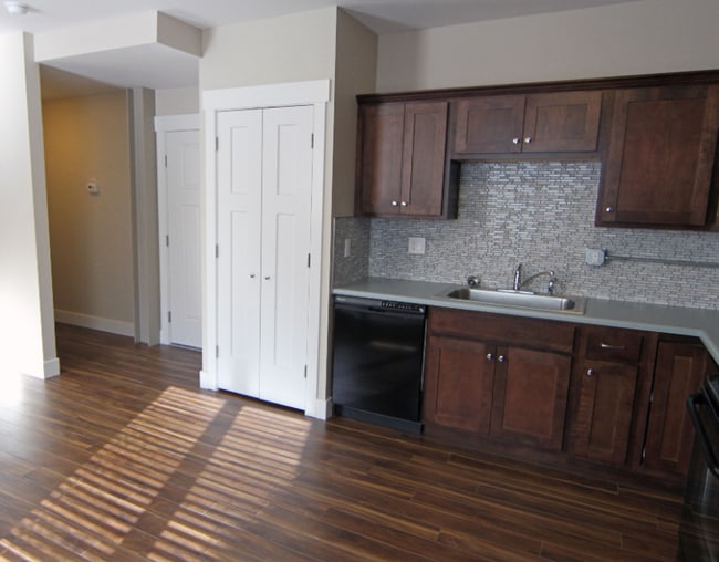 623 S Wolcott St Unit 107