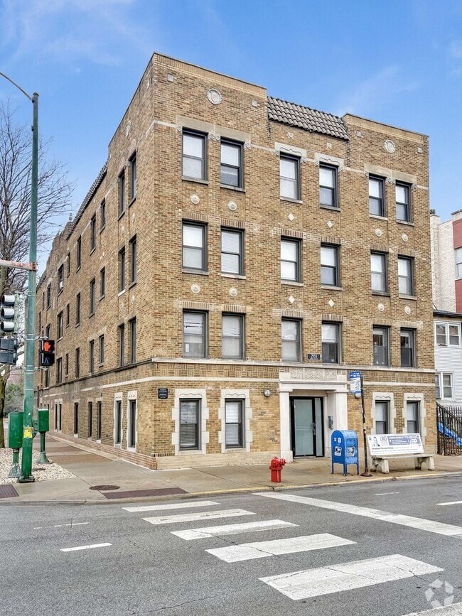 Building Photo - 2959 N Damen Ave Unit 2G Rental