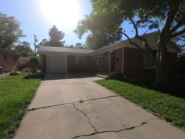 Photo - Beautifully remodeled 3 bed 2.5 bath house in Broomfield