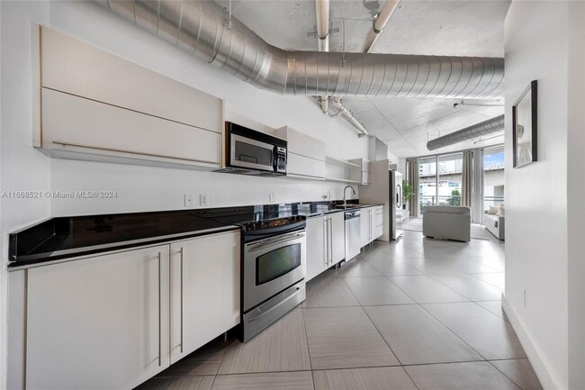Photo - 690 SW 1st Ct Unidad 702