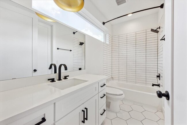 Photo - 5413 Blue Bird Ln