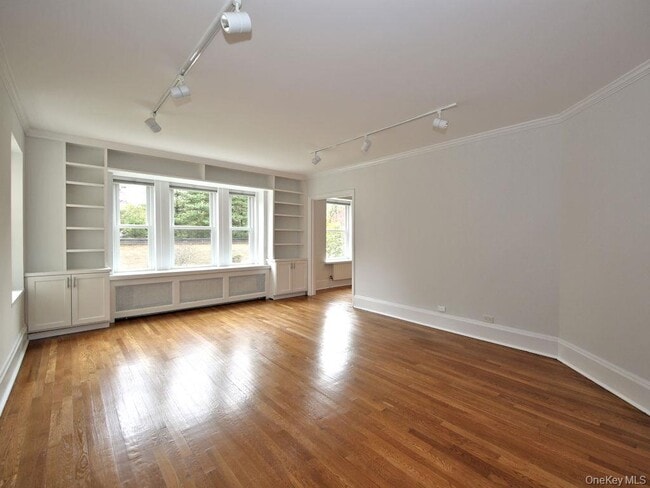 Photo - 490 Bleeker Ave Unit 1E