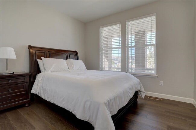 Photo - 5-Bed/4-Bath built in 2022!