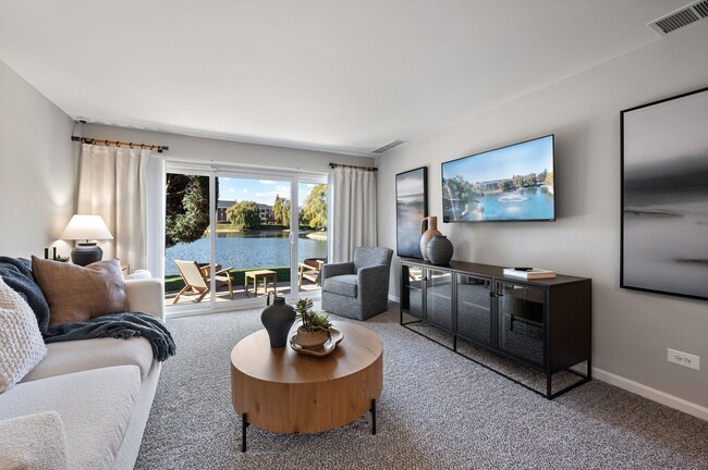 Photo - Versailles on the Lakes Schaumburg