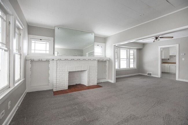 Building Photo - 8505 Garfield Blvd Unit 2