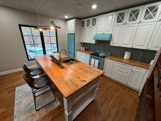 Photo - 400 N. 9th-4TH OFFSET Unit Apt. 400