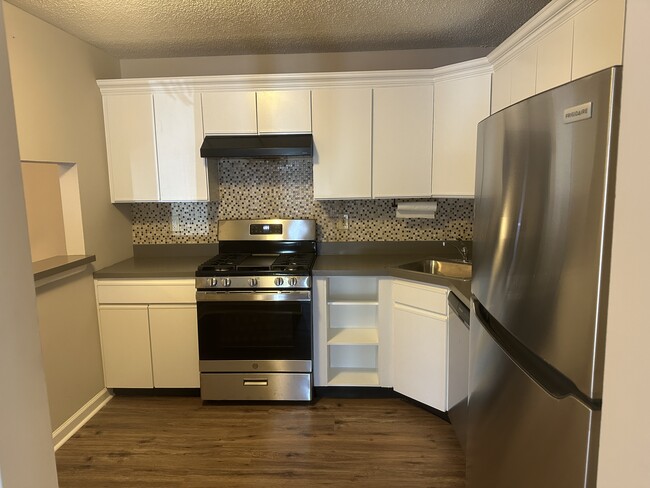 Photo - 37 Mendrey Ct Unit 37