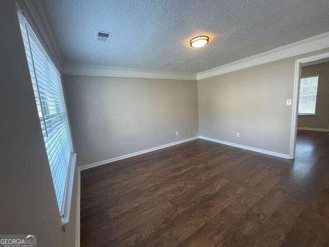 Photo - 2200 Burdett Ridge Dr
