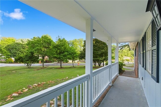 Photo - 3143 Claiborne Dr NW