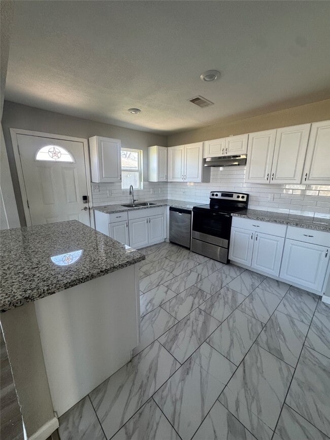 Photo - 432 Dr. Martin Luther King Jr. Dr.