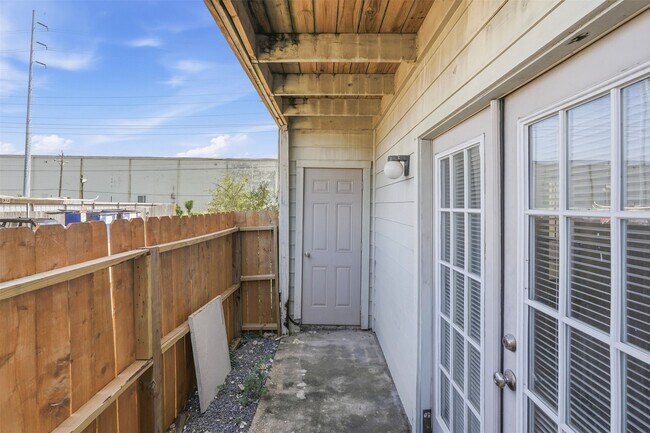 Photo - 10501 South Dr Unit 288