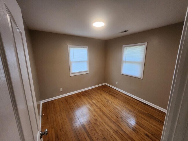 Photo - 2820 Club Plaza Rd