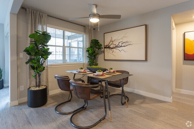 1HAB, 1BA - 747 ft²