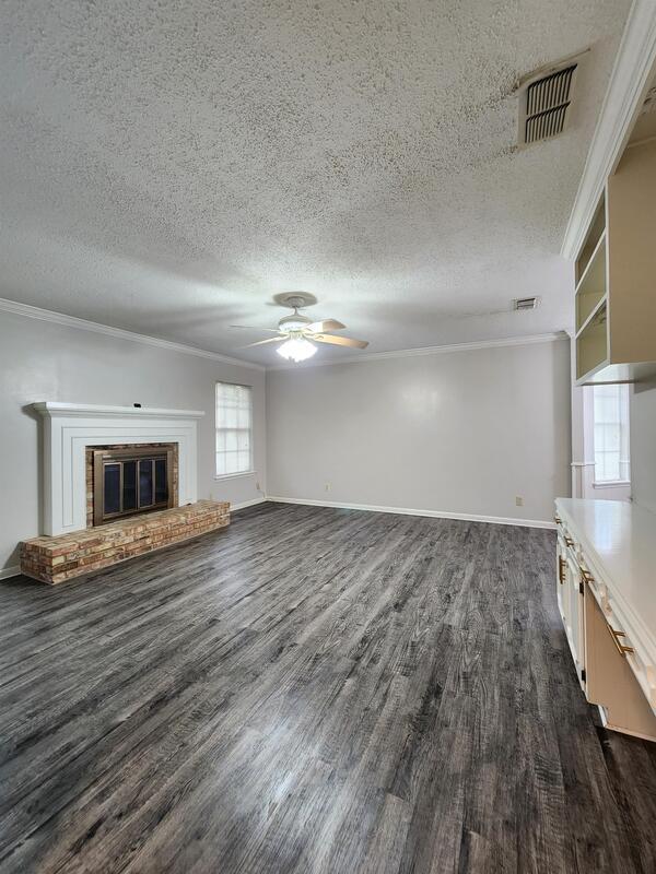 Building Photo - 420 Top Hill Dr Rental