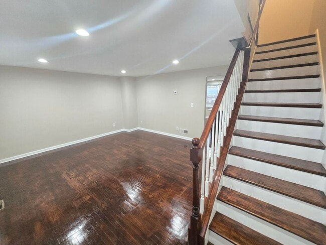Photo - Beautiful 4 Bedroom 2 Bathroom East Baltim...