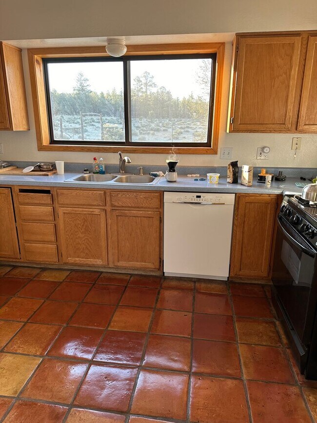 Photo - wonderful 3 bedroom home in serene setting