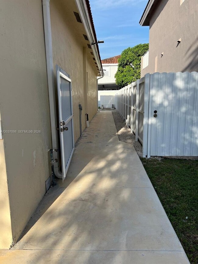 Photo - 6101 SW 159th Ct