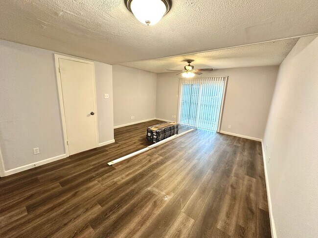 Photo - 3822 Southway Dr Unit 102