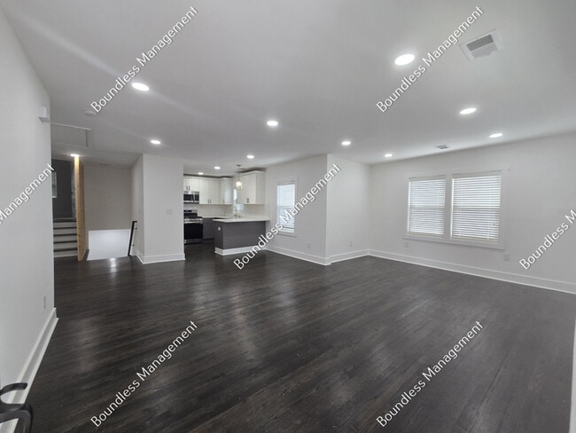 Photo - 1064 Westmoor Dr NW