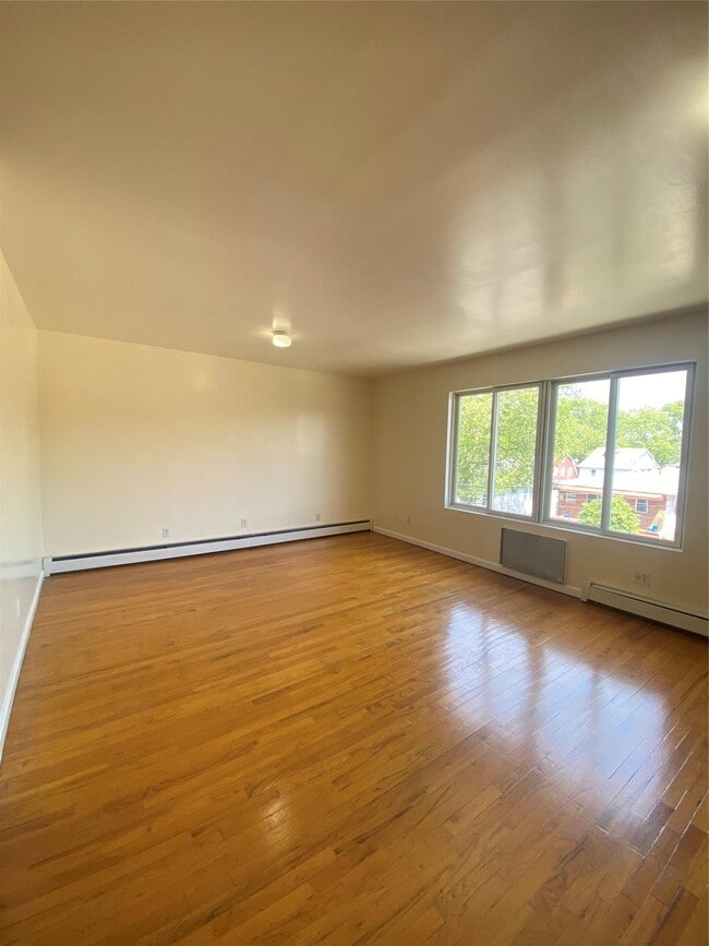 Photo - 61-46 162nd St Apartamento Unidad 3rd Floor