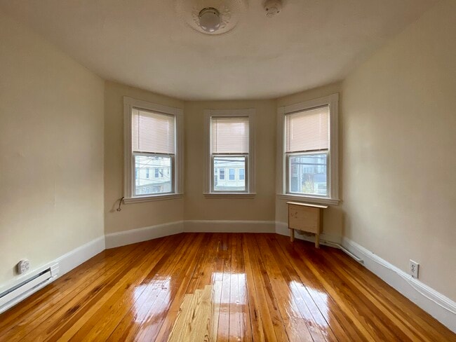 Photo - 257 Beacon St Unit 2