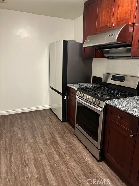 Building Photo - 920 Aldgate Ave