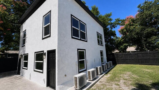 327 Ave J SE