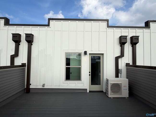 Photo - 14 Walnut St NE