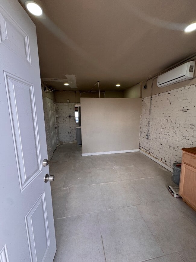 Photo - 2606 Justus St