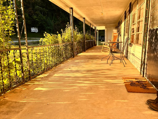 Photo - 1573 Leatherman Gap Rd