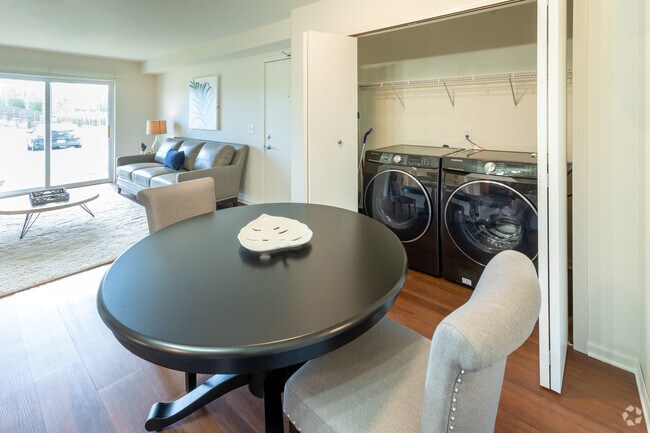 2 BR, 1 BA - With Laundry Hookups