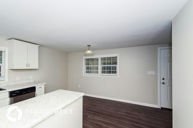 Photo - 160 Joyce St