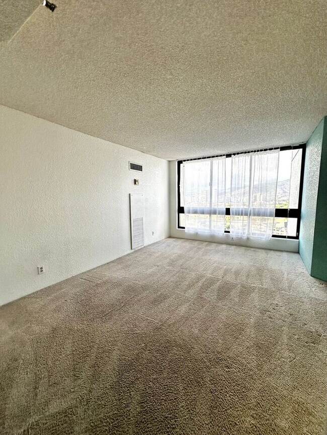 Photo - Waikiki - Liliuokalani Gardens-1BR 1 BA Co... Unit 1916