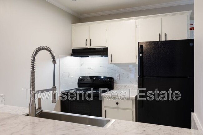 Photo - 5866-C Century Oaks Drive