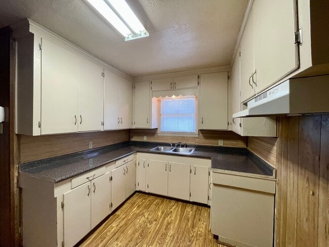 Photo - 4780 El Paso Ave
