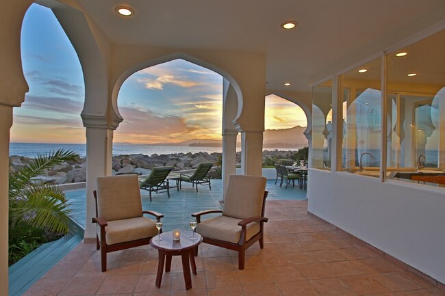 Oceanfront Estate: Loggia - 871 Sand Point Rd Casa