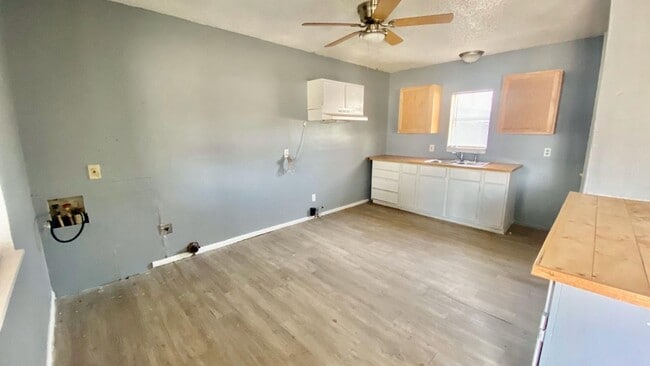 Photo - Handyman Special $0 First Month's Rent / “You fix, you SAVE BIG!!” Contact Mayshell for details: ...