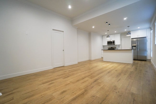 Building Photo - 1334 S Westlake Ave Unit 1334.5 Rental