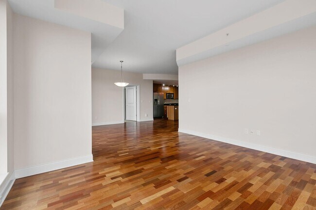 100 3rd Ave S