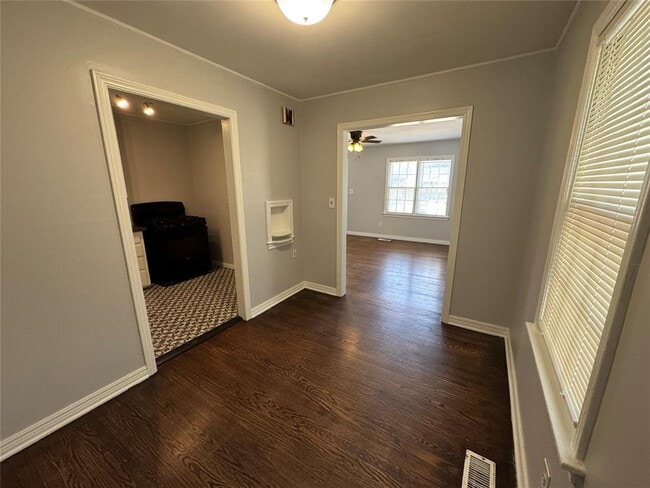 Photo - 3105 W Park Pl