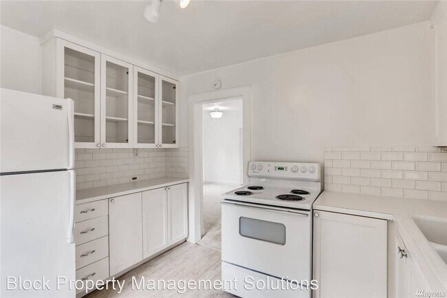 Photo - 2 br, 1 bath House - 6927 52nd Ave W