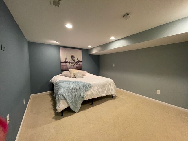 Building Photo - 12904 Locksley Ct Unit BASEMENT
