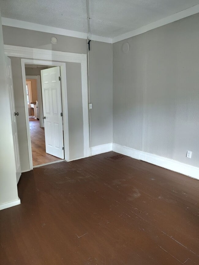 Photo - Newly renovated 4 bedroom duplex