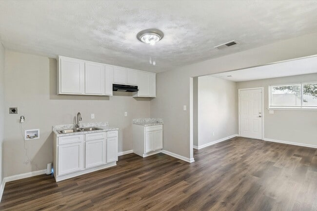 Photo - 2800 Tarbora Ave