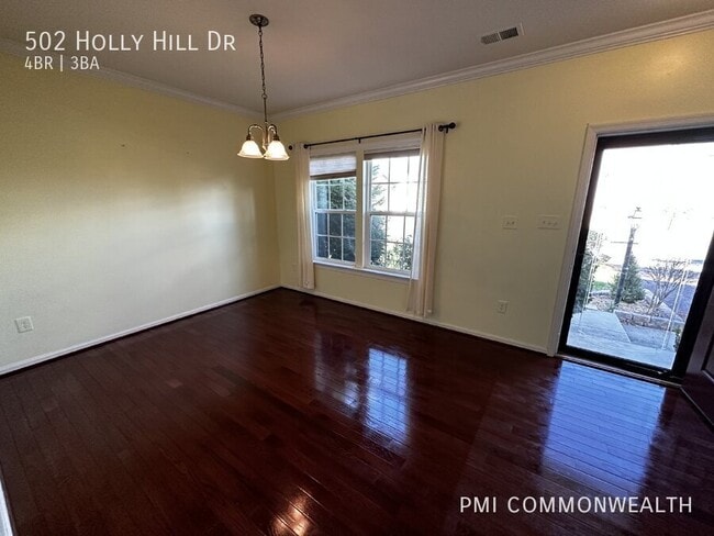 Photo - 502 Holly Hill Dr