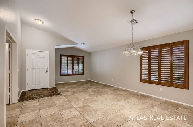 Photo - 1305 W Busa Dr