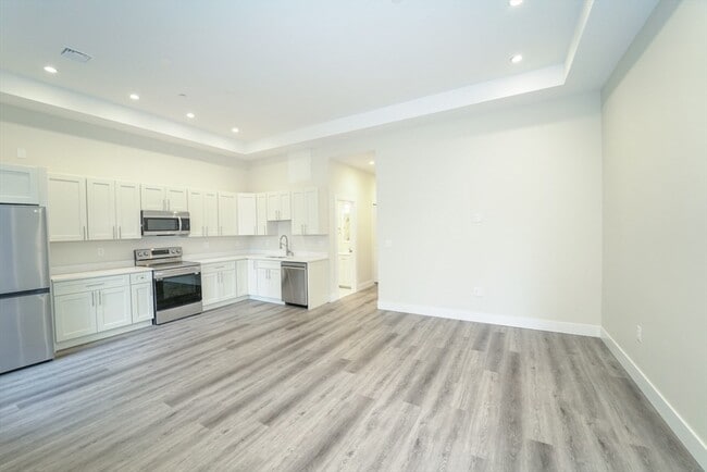 Photo - 424 Marlborough St Unit 2