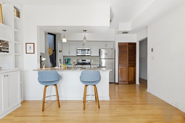 Photo - 902 Willow Ave