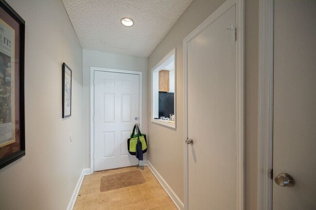 Photo - 290 Appleby Dr