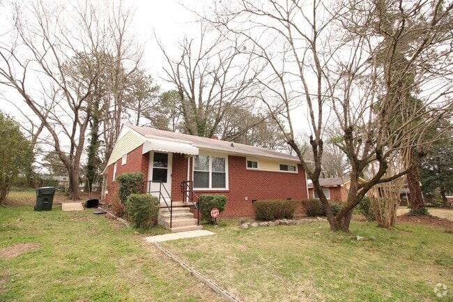 Building Photo - Adorable and affordable!  3 Bedroom Ranch ... Rental